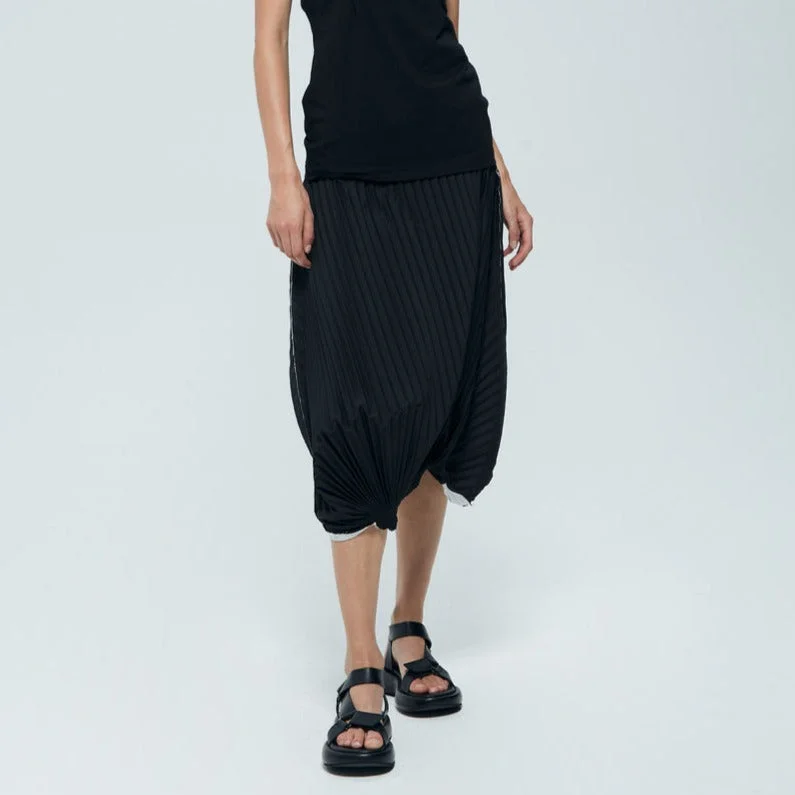 Durable skirts for long-lasting wardrobe staples -Asymmetric pleated skirt