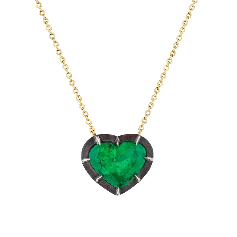 Trendy necklaces and pendants with statement pieces for a bold fashion statement-Collet Heart-Shaped Necklace - Emerald